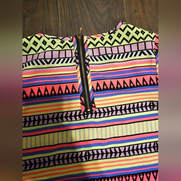 Neon color hot pink fushia lime green multicolored crazy fun pattern blouse - Picture 5 of 8